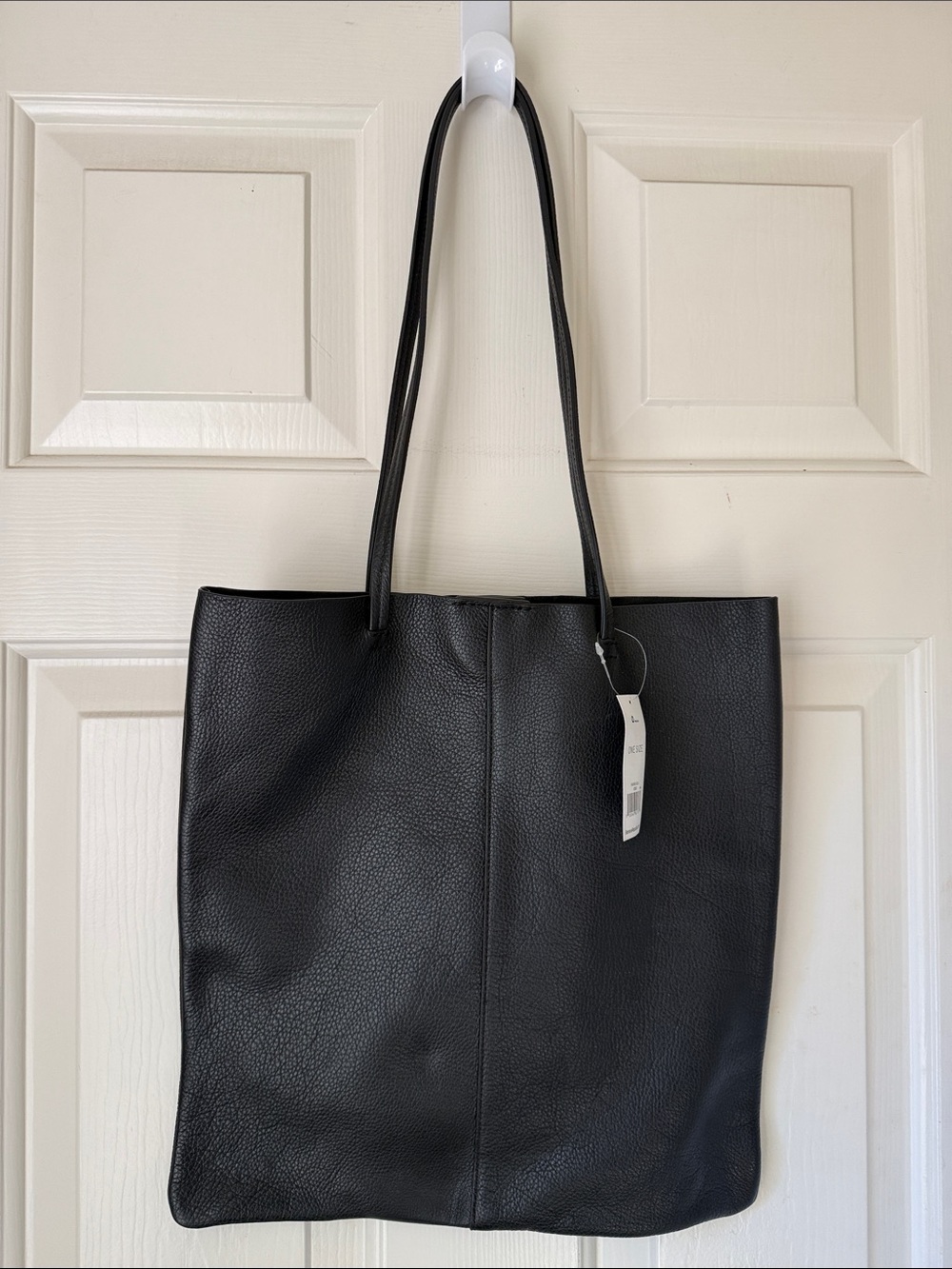 NWT BANANA REPUBLIC CLASSIC VEGAN BLACK VEGAN LEATHER TOTE BAG